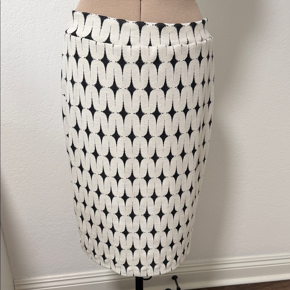 Renee C. Black and Cream Geometric Pencil Skirt